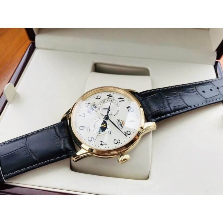 ORIENT: Mechanical Classic Watch, Leather Strap - 42.5mm (RA-AK0002S) - Image 3