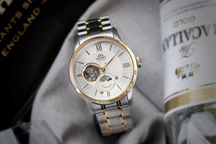 ORIENT: Mechanical Classic Watch, Leather Strap - 42.0mm (RA-AS0001S) - Image 2